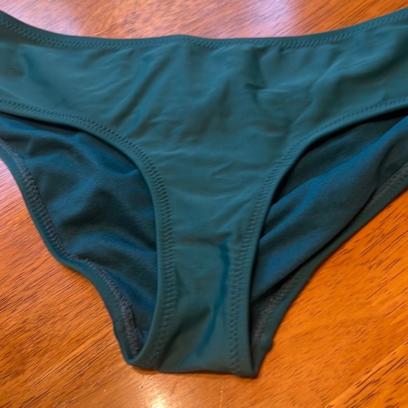 Old Navy dark green bathing suit bottom no size tag but it fits a size S - Picture 2 of 4